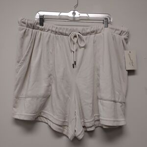 Womens Everyday Shorts Size XXL #404